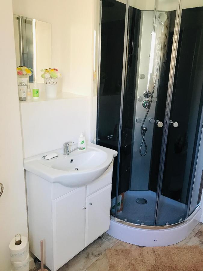 Apartman Ala Spišská Nová Ves エクステリア 写真