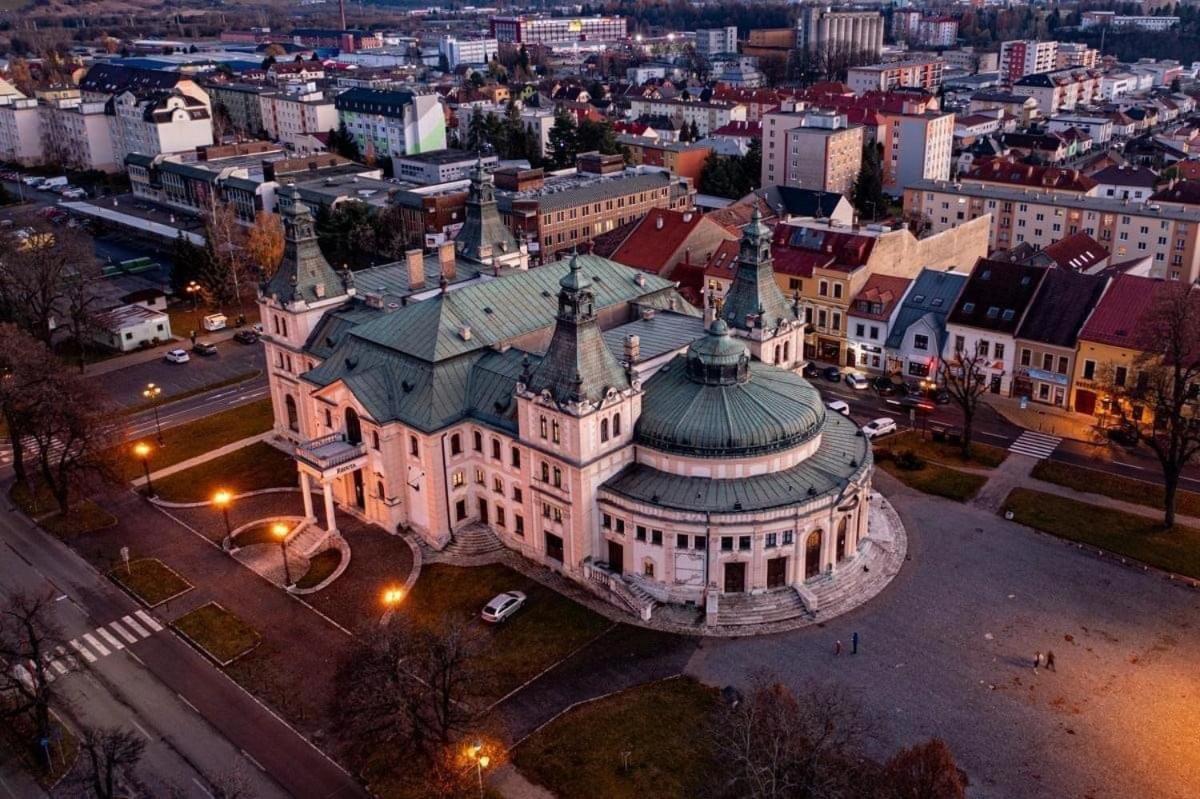 Apartman Ala Spišská Nová Ves エクステリア 写真