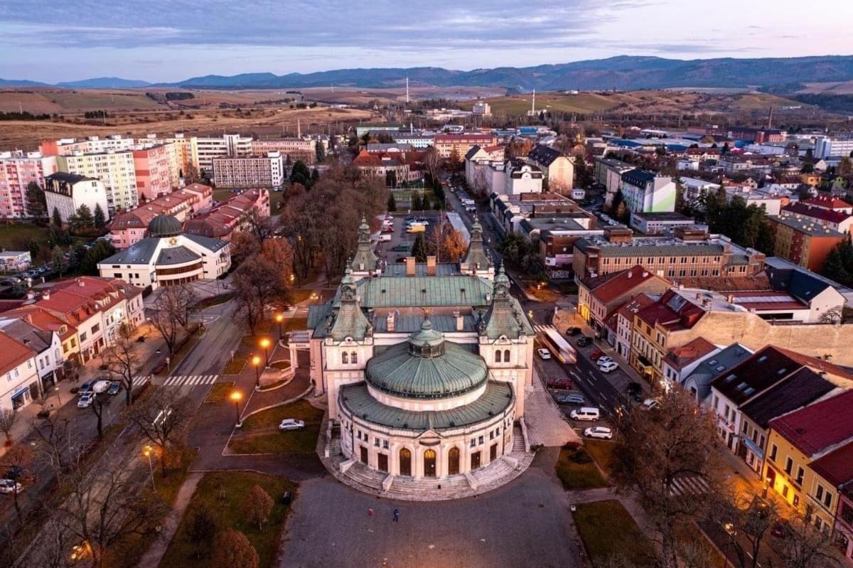 Apartman Ala Spišská Nová Ves エクステリア 写真