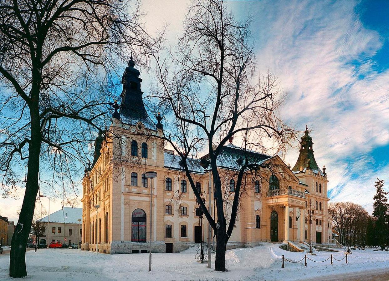 Apartman Ala Spišská Nová Ves エクステリア 写真
